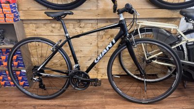 リユース品　GIANT ESCAPE RX2 入荷！